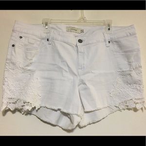 Torrid lace white shorts
